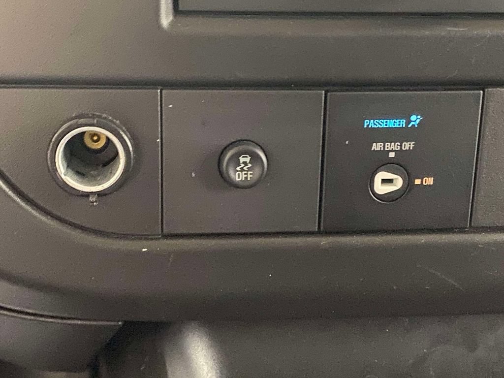 Used 2025 GMC Savana 2500 w/ Driver Convenience Package RWD image 28