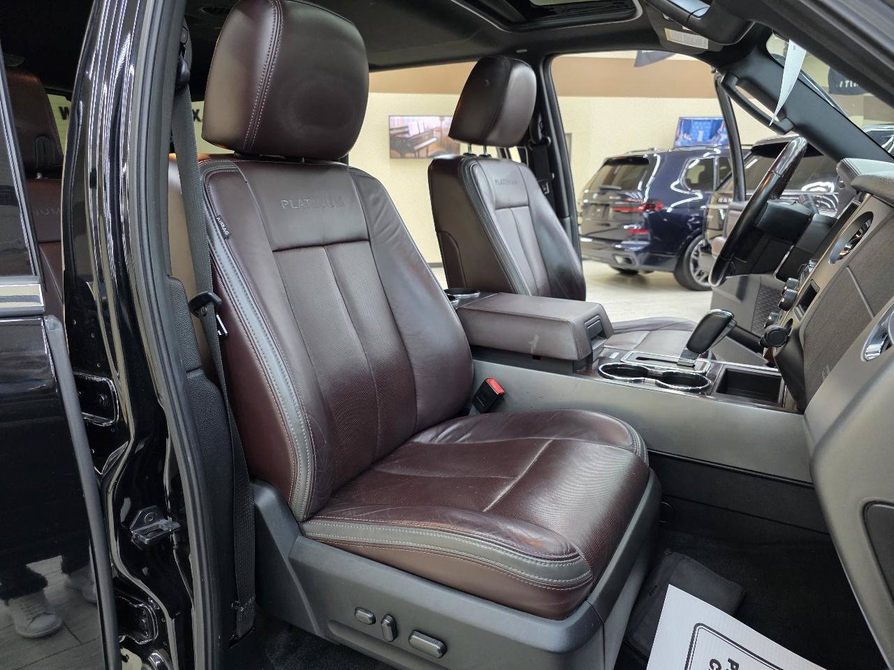 Used 2017 Ford Expedition Platinum RWD image 17