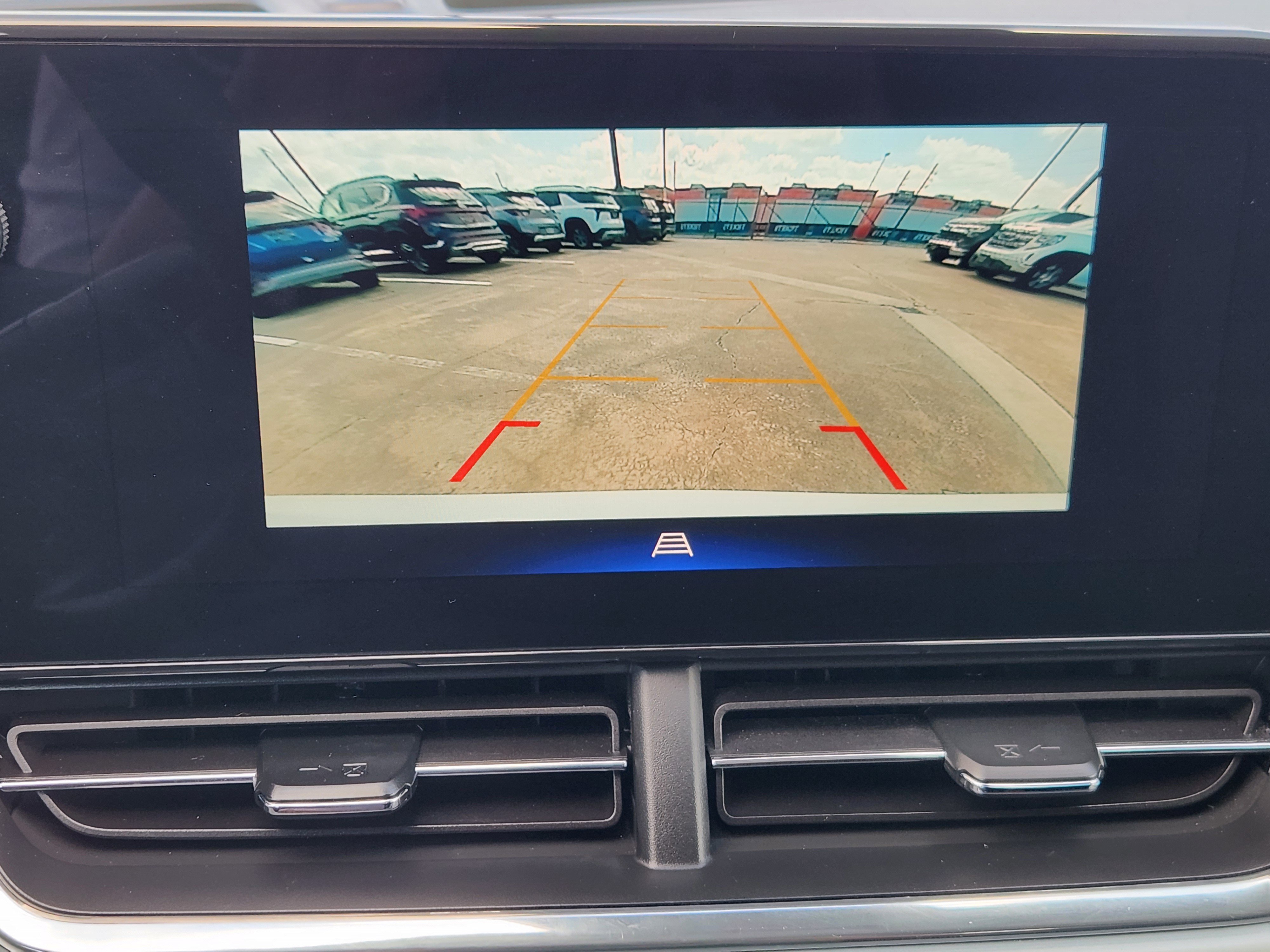 Used 2025 Chevrolet Trax LT FWD image 16