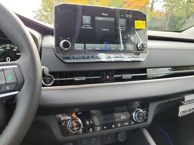 New 2025 Mitsubishi Outlander SE image 11