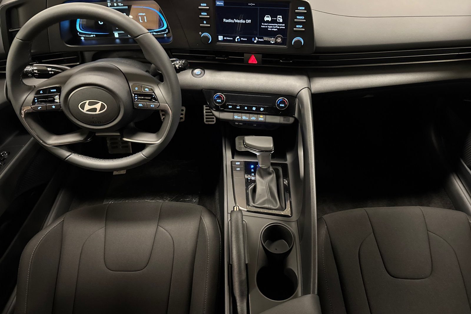 New 2026 Hyundai Elantra Sport FWD image 13