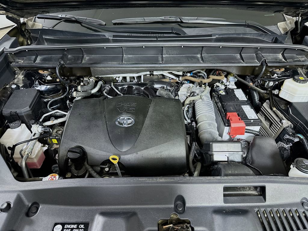 Used 2022 Toyota Highlander Platinum image 8