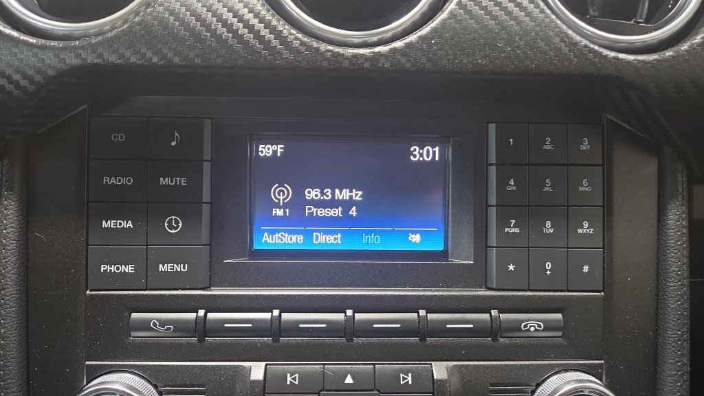 Used 2018 Ford Mustang Coupe RWD image 12