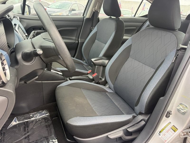 Used 2025 Nissan Versa SV FWD image 13