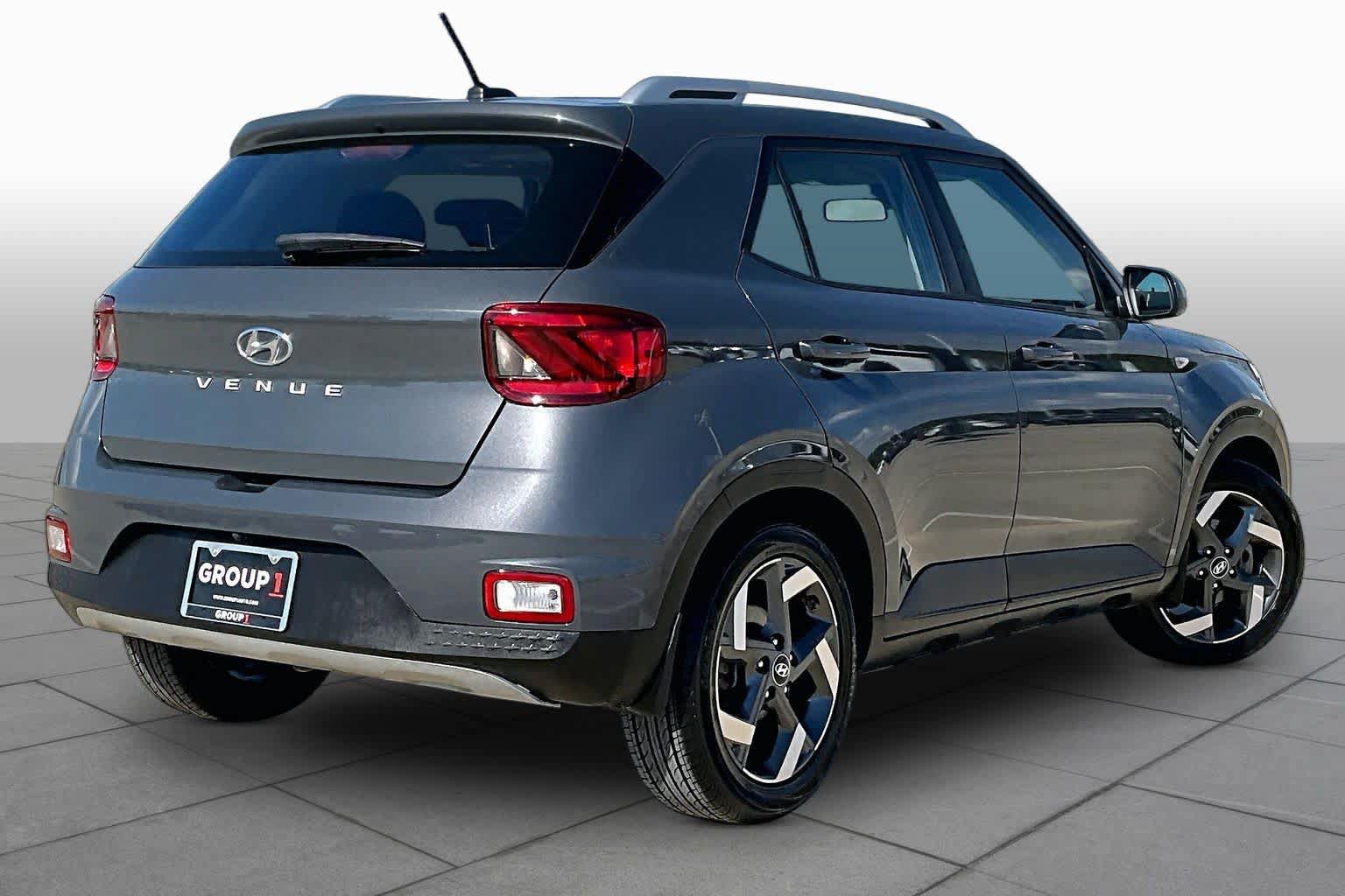 Certified 2023 Hyundai Venue SEL FWD image 13
