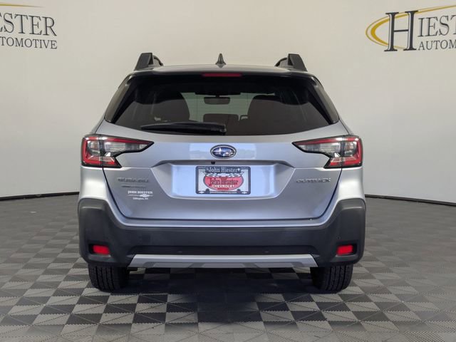 Used 2023 Subaru Outback Limited AWD/4WD image 3