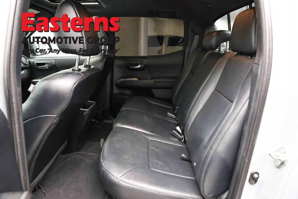 Used 2018 Toyota Tacoma TRD Sport AWD/4WD image 24