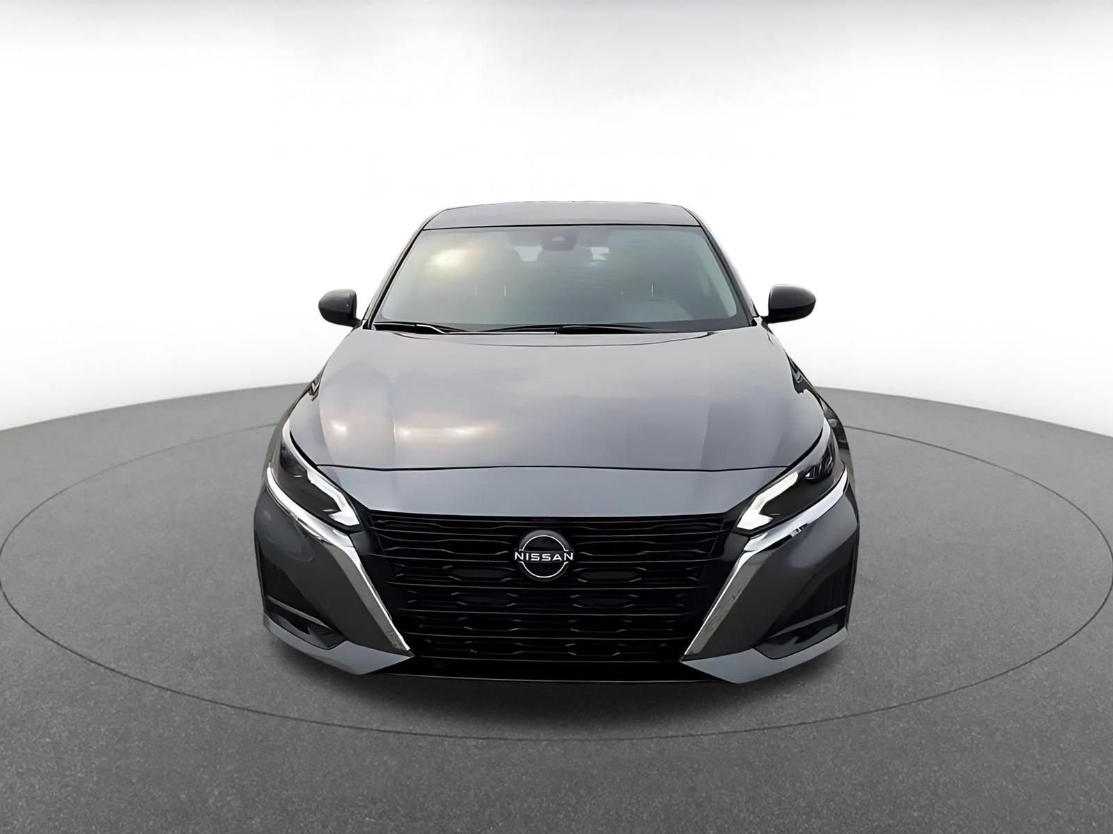 Used 2025 Nissan Altima 2.5 SV FWD image 4