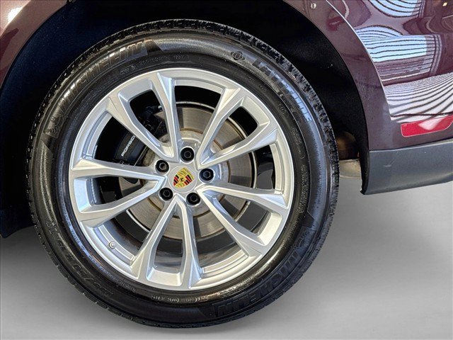 Certified 2026 Porsche Macan Turbo AWD/4WD image 24