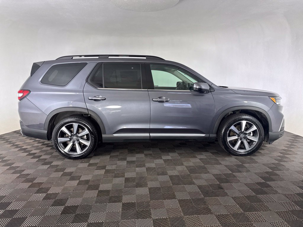 Used 2023 Honda Pilot Elite image 6