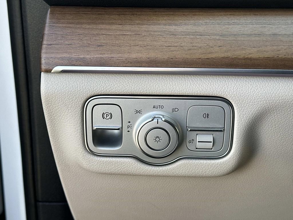 Used 2022 Mercedes-Benz GLE 350 4MATIC w/ Premium Package image 16