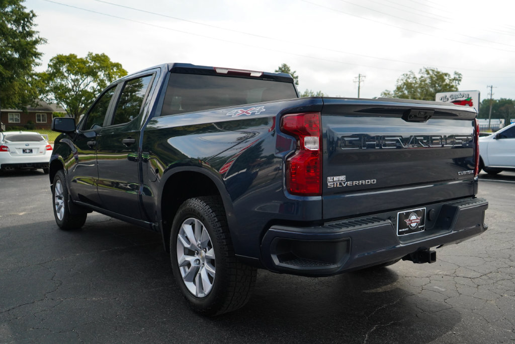 Used 2022 Chevrolet Silverado 1500 Custom AWD/4WD image 3