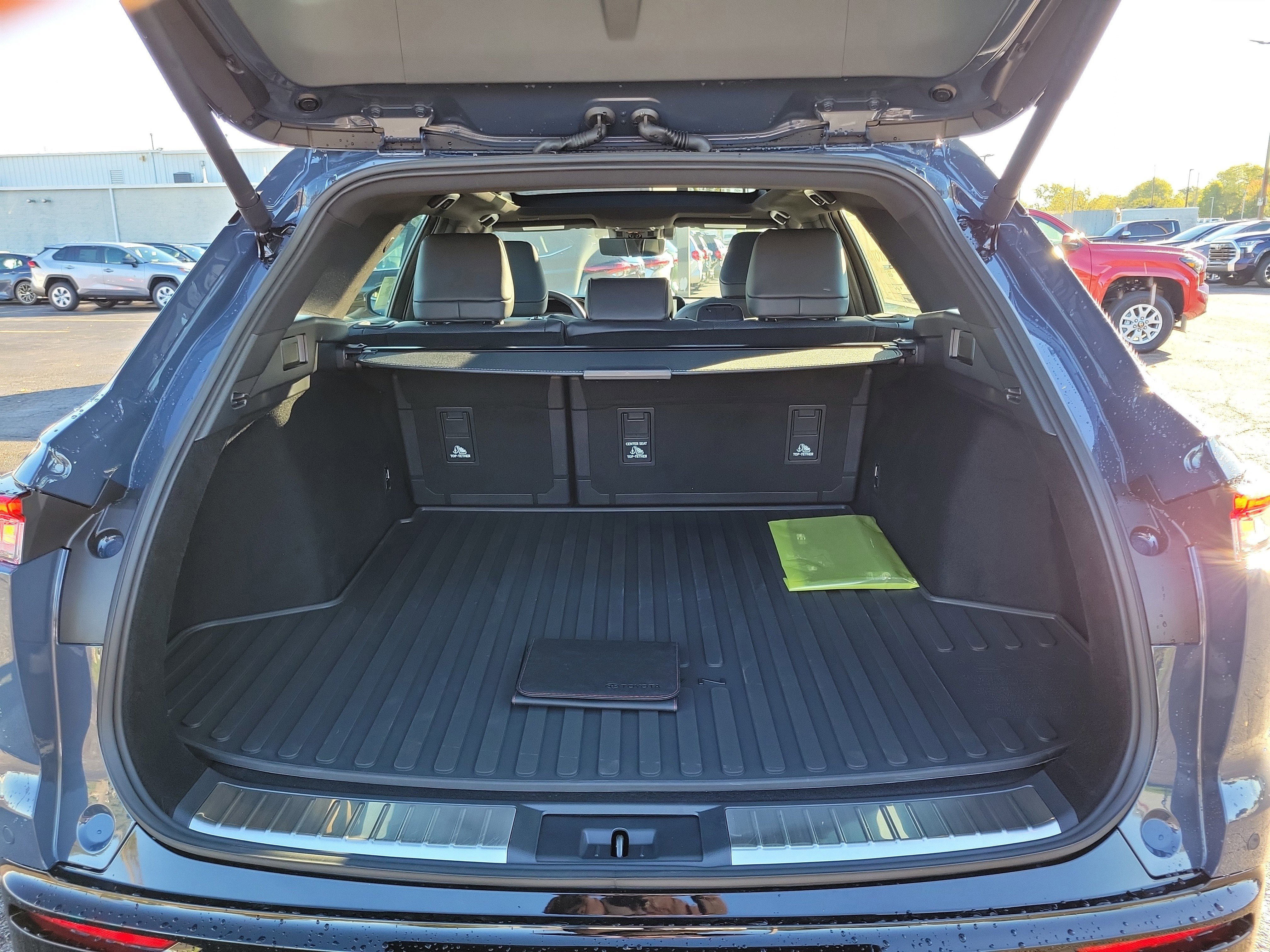 New 2025 Toyota Crown Signia w/ Advanced Technology Package image 8