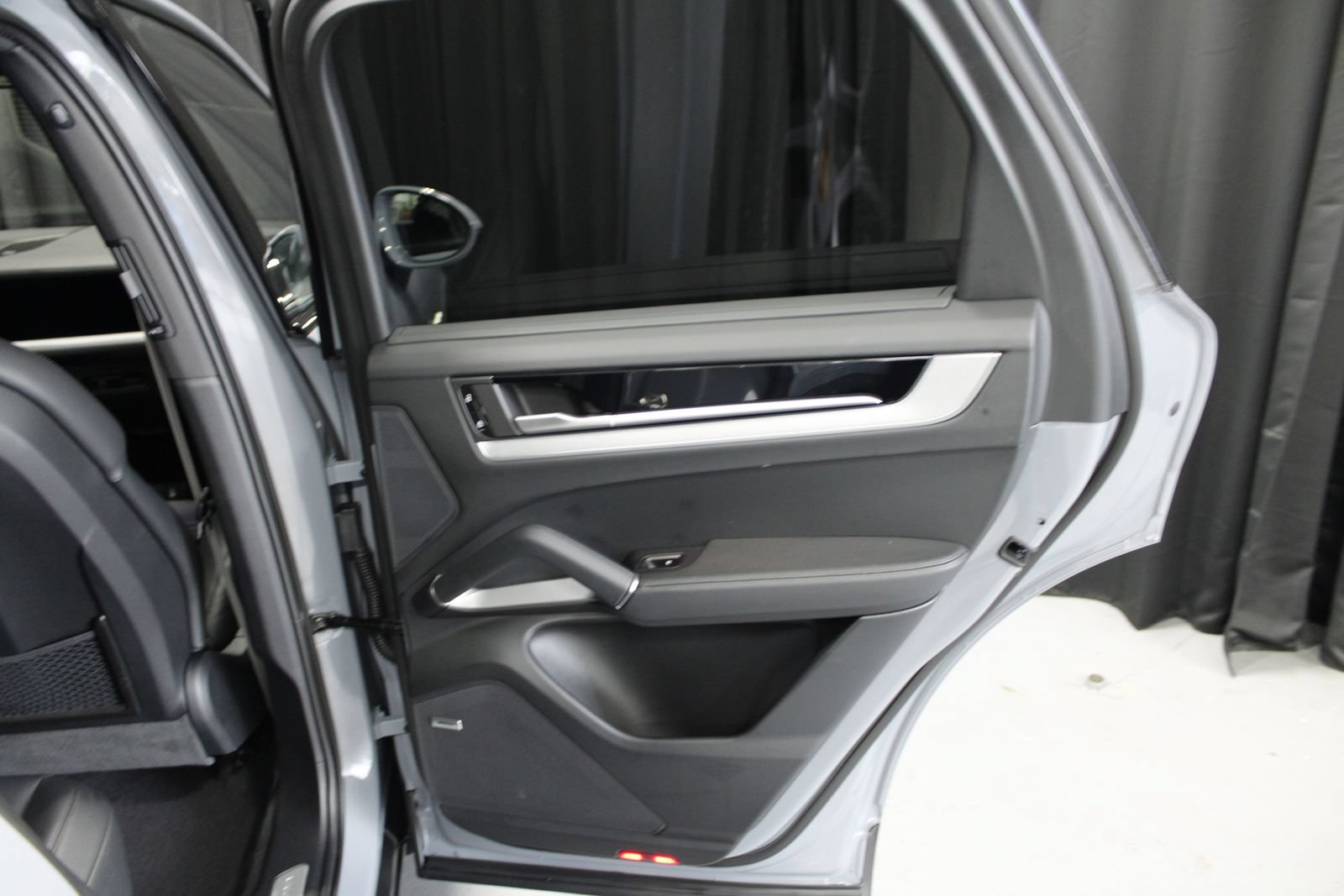 New 2026 Porsche Cayenne E-Hybrid AWD/4WD image 28