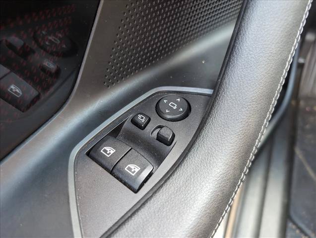 Used 2025 BMW 230i Coupe w/ M Sport Package RWD image 19