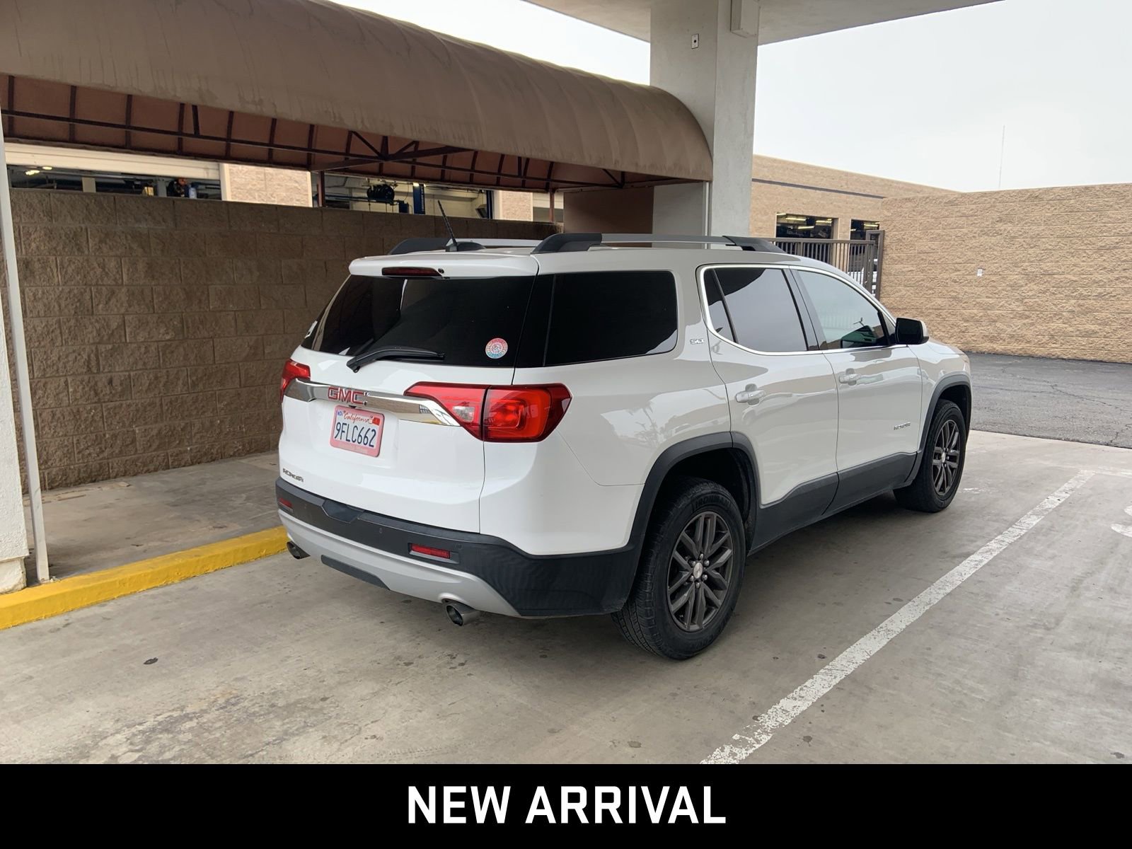 Used 2017 GMC Acadia SLT image 4