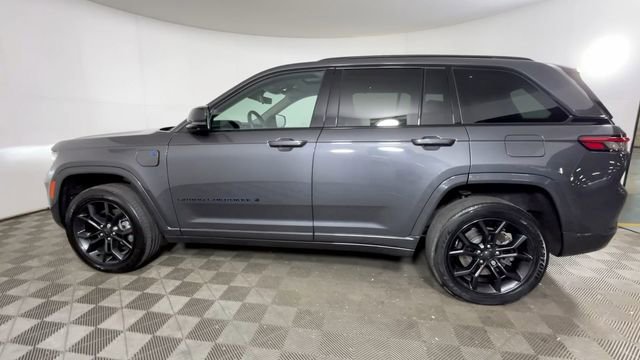 Used 2023 Jeep Grand Cherokee 30th Anniversary AWD/4WD image 8