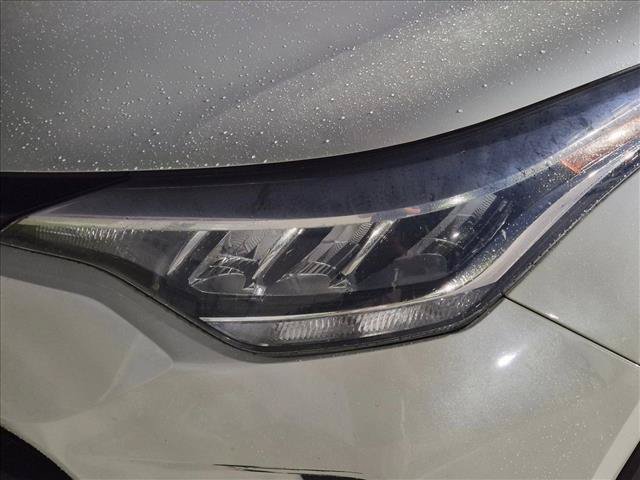 Used 2020 Toyota C-HR XLE FWD image 8