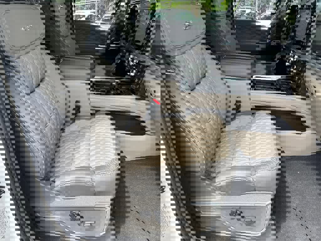 New 2025 Ford F250 Platinum w/ Platinum Plus Package image 12
