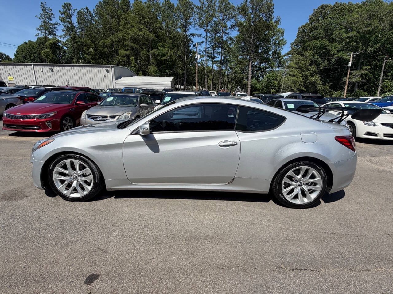 Used 2015 Hyundai Genesis 3.8 RWD image 8