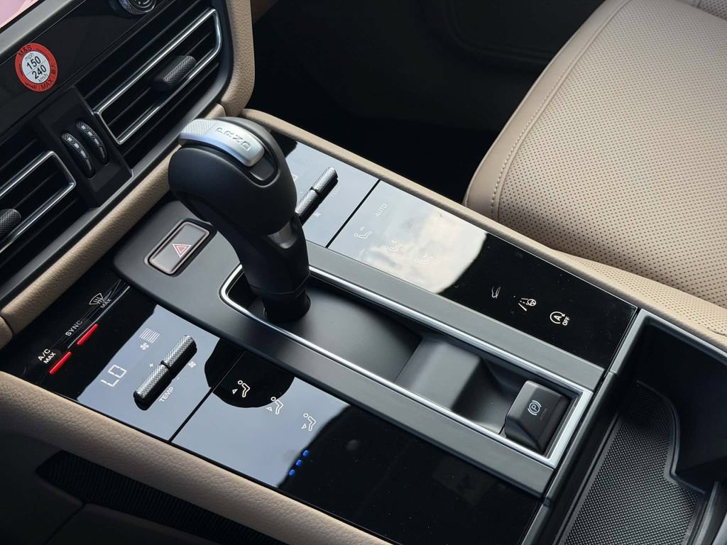 New 2026 Porsche Macan AWD/4WD image 28