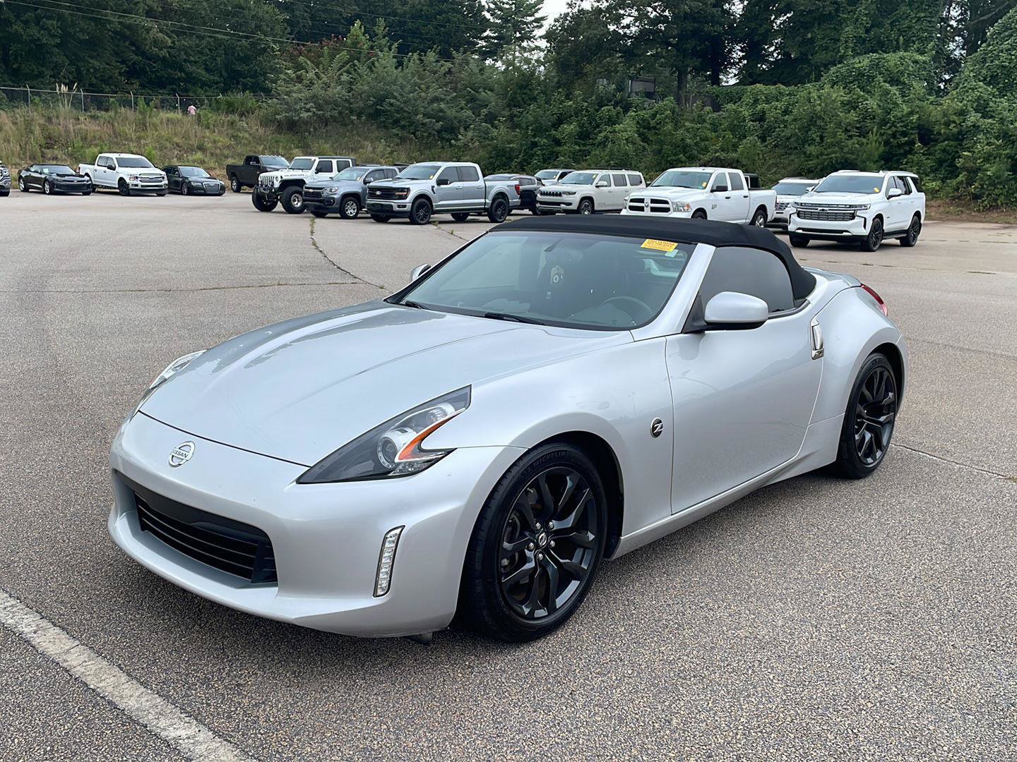Used 2018 Nissan 370Z Touring RWD image 1