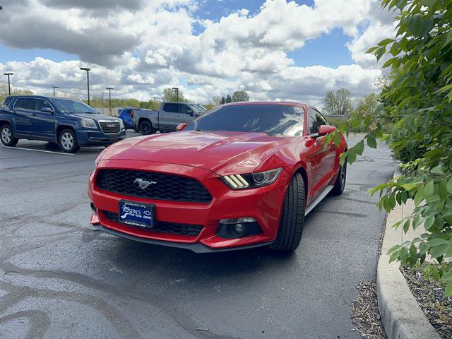 Used 2017 Ford Mustang Coupe RWD image 3