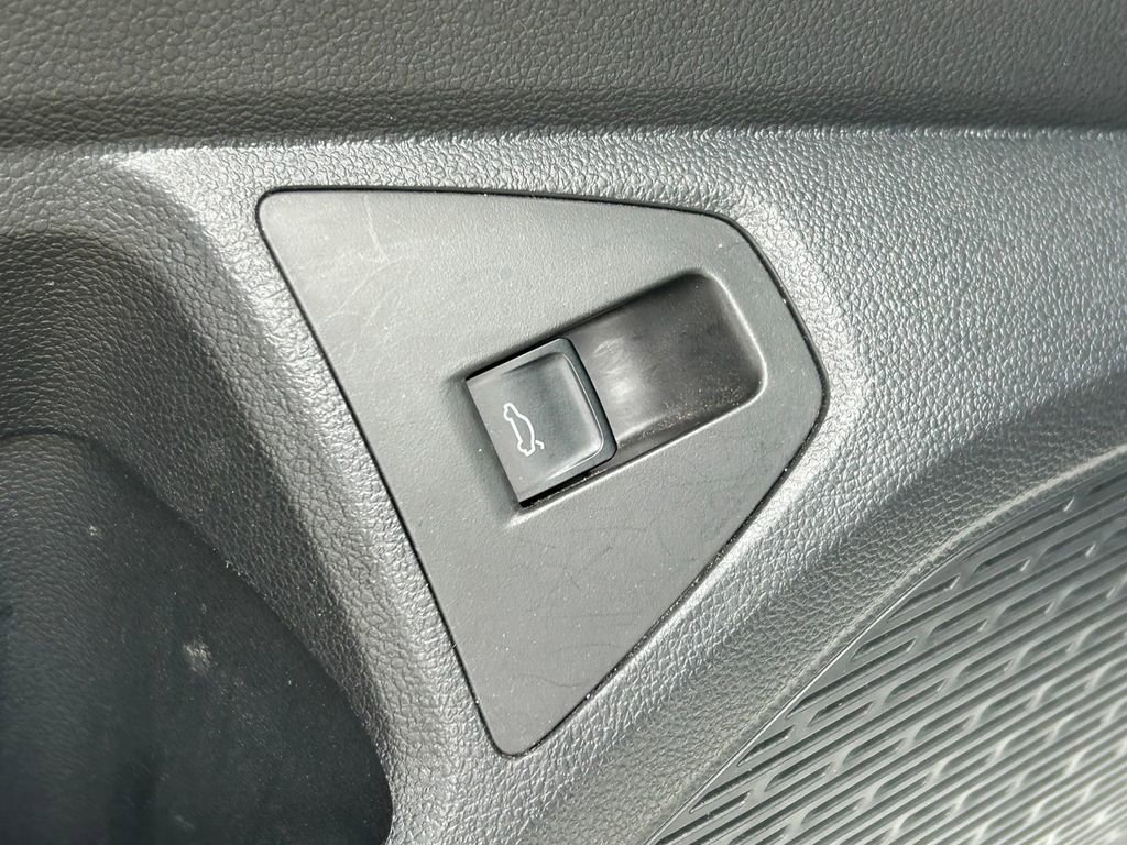 Used 2025 Volkswagen Jetta SE FWD image 23
