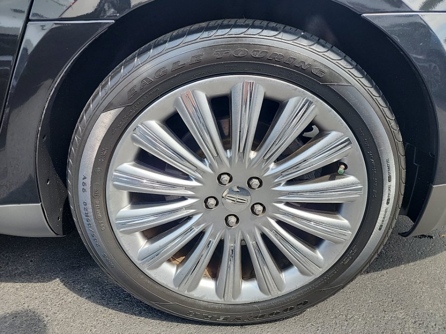 Used 2014 Lincoln MKS w/ Equipment Group 101A FWD image 12