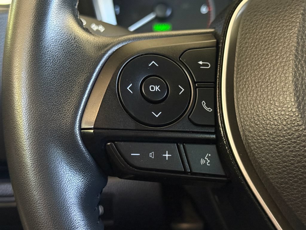 Used 2025 Toyota Corolla SE FWD image 24