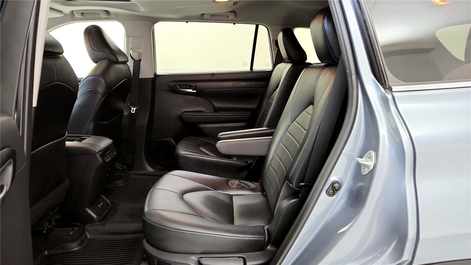 Certified 2021 Toyota Highlander XLE image 30