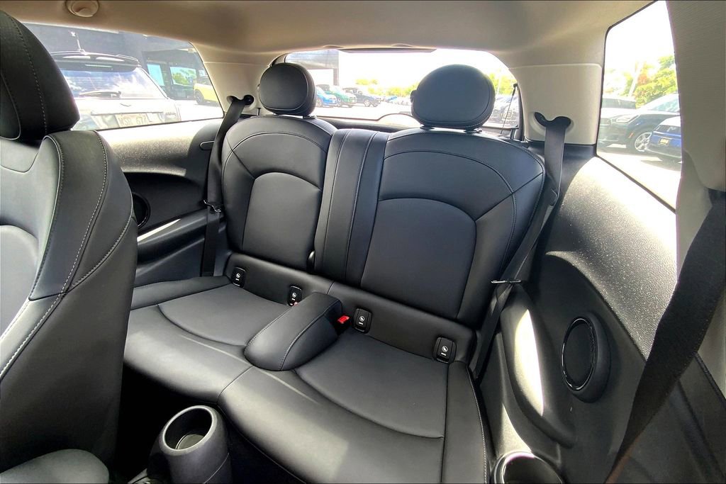 Used 2019 MINI Cooper S w/ Signature Upholstery Package image 26