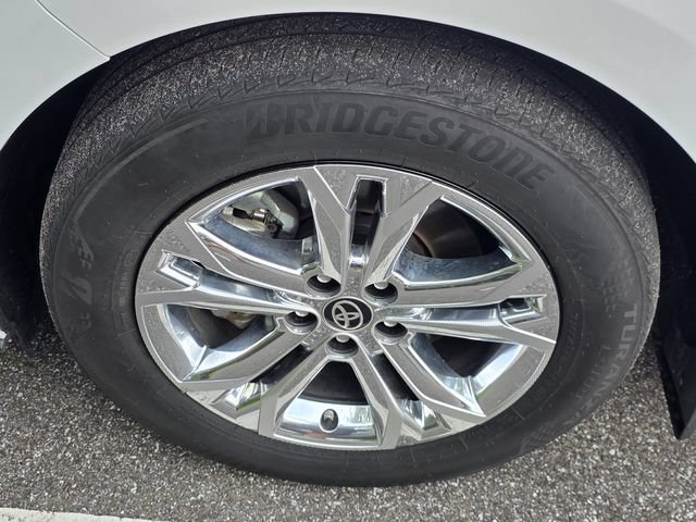 Used 2024 Toyota Sienna Platinum AWD/4WD image 40