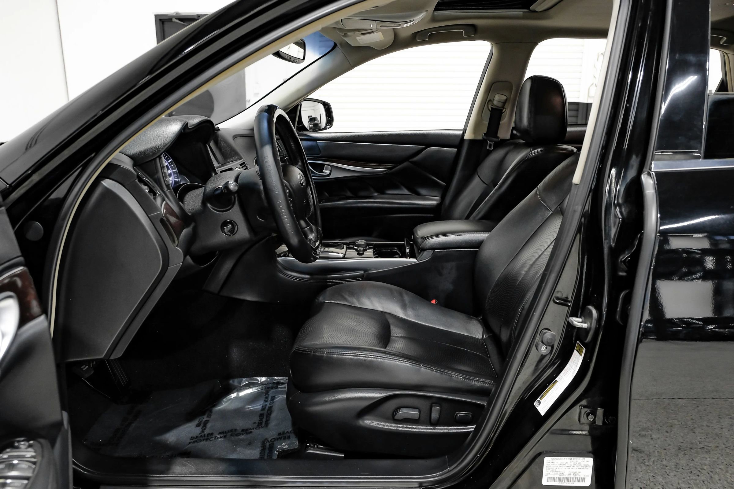 Used 2015 INFINITI Q70 L 3.7 w/ Technology Package image 19