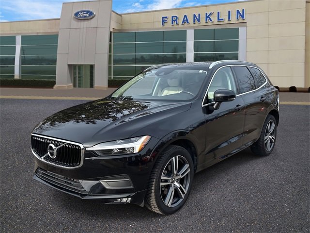 Used 2021 Volvo XC60 T5 Momentum w/ Premium Package image 3