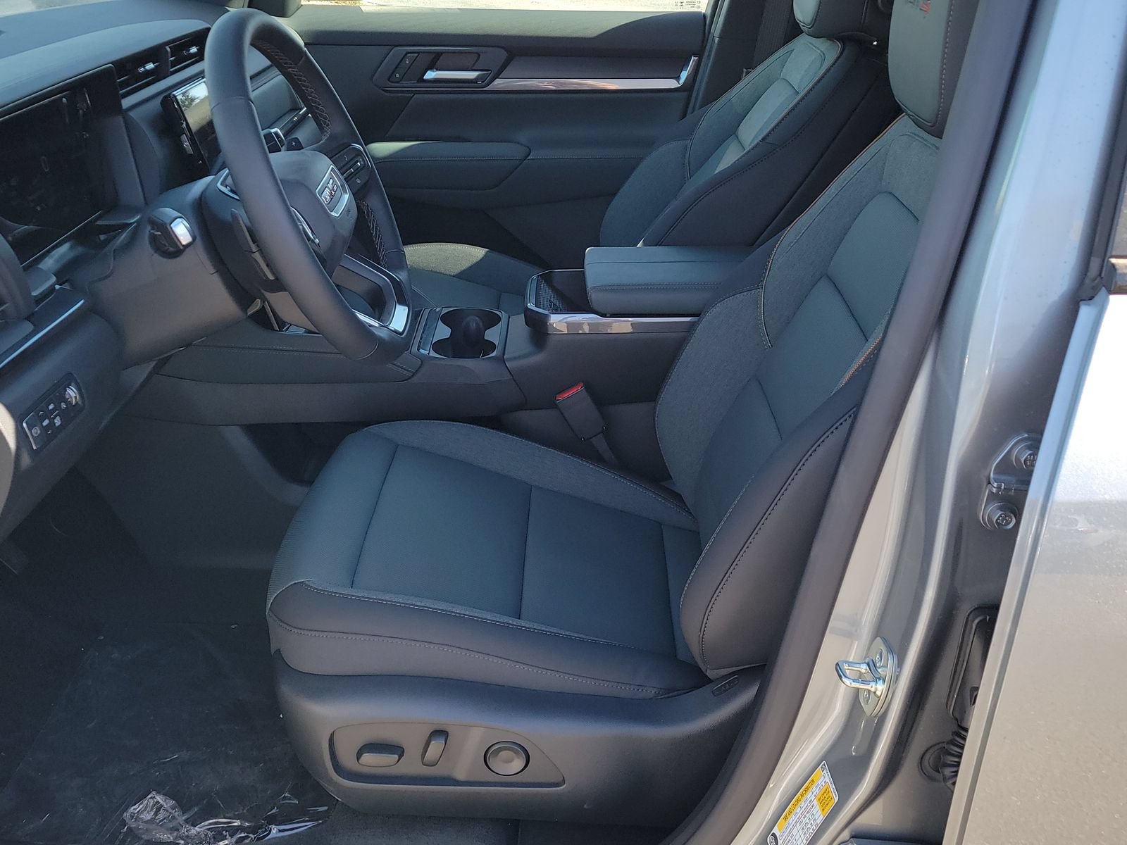 New 2026 GMC Terrain AT4 w/ Technology Package II AWD/4WD image 6