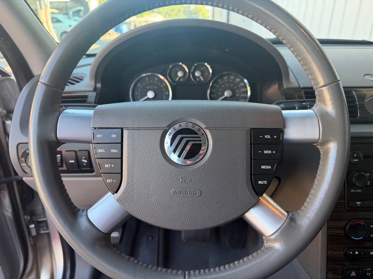 Used 2007 Mercury Montego Luxury FWD image 22