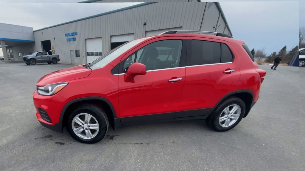 Used 2017 Chevrolet Trax LT w/ LT Convenience Package image 5