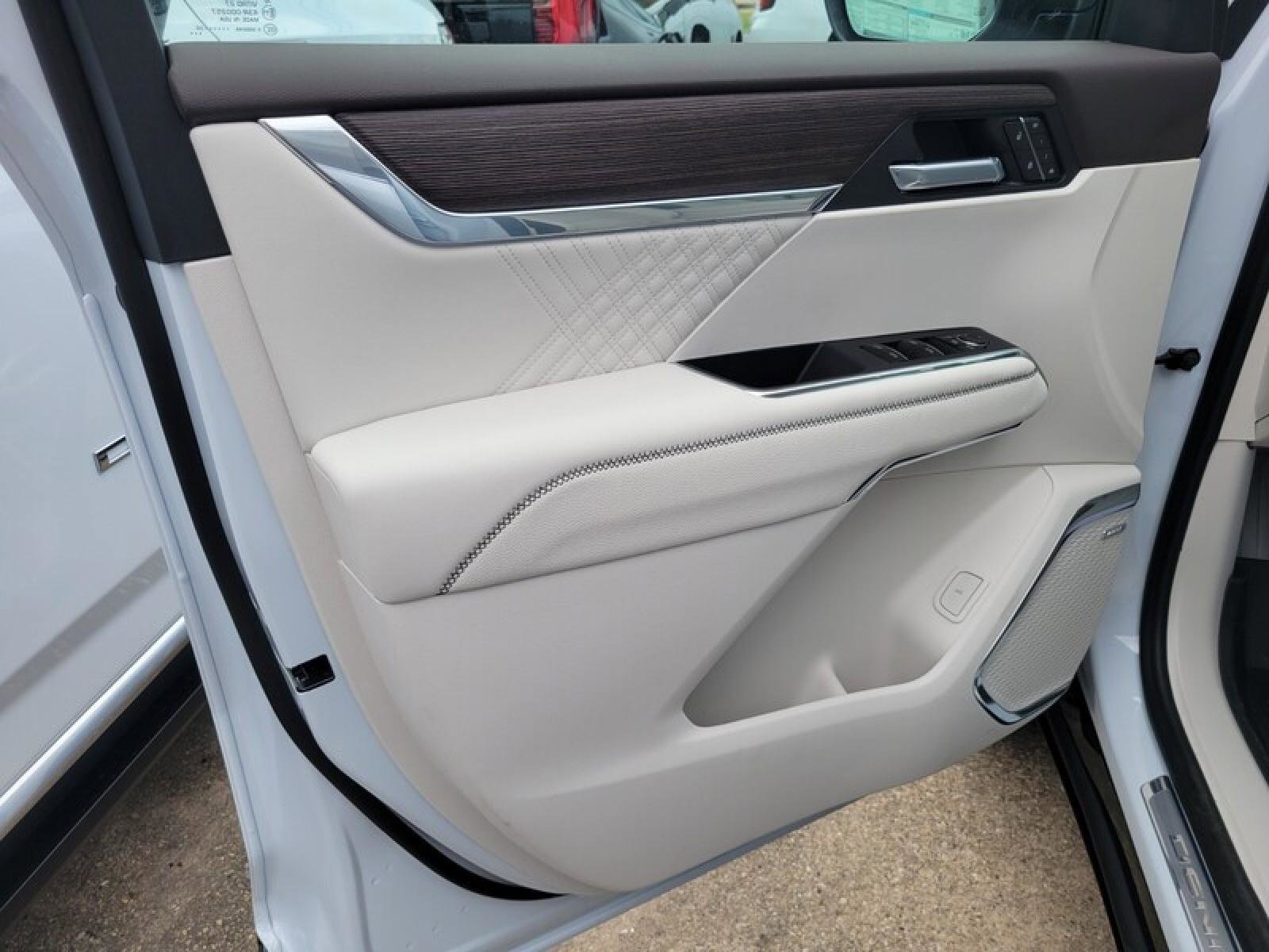 New 2026 GMC Acadia Denali w/ Super Cruise Package image 27