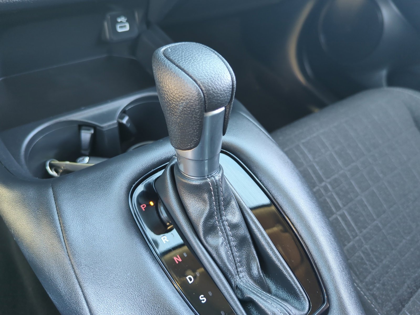 Used 2025 Honda HR-V LX image 15