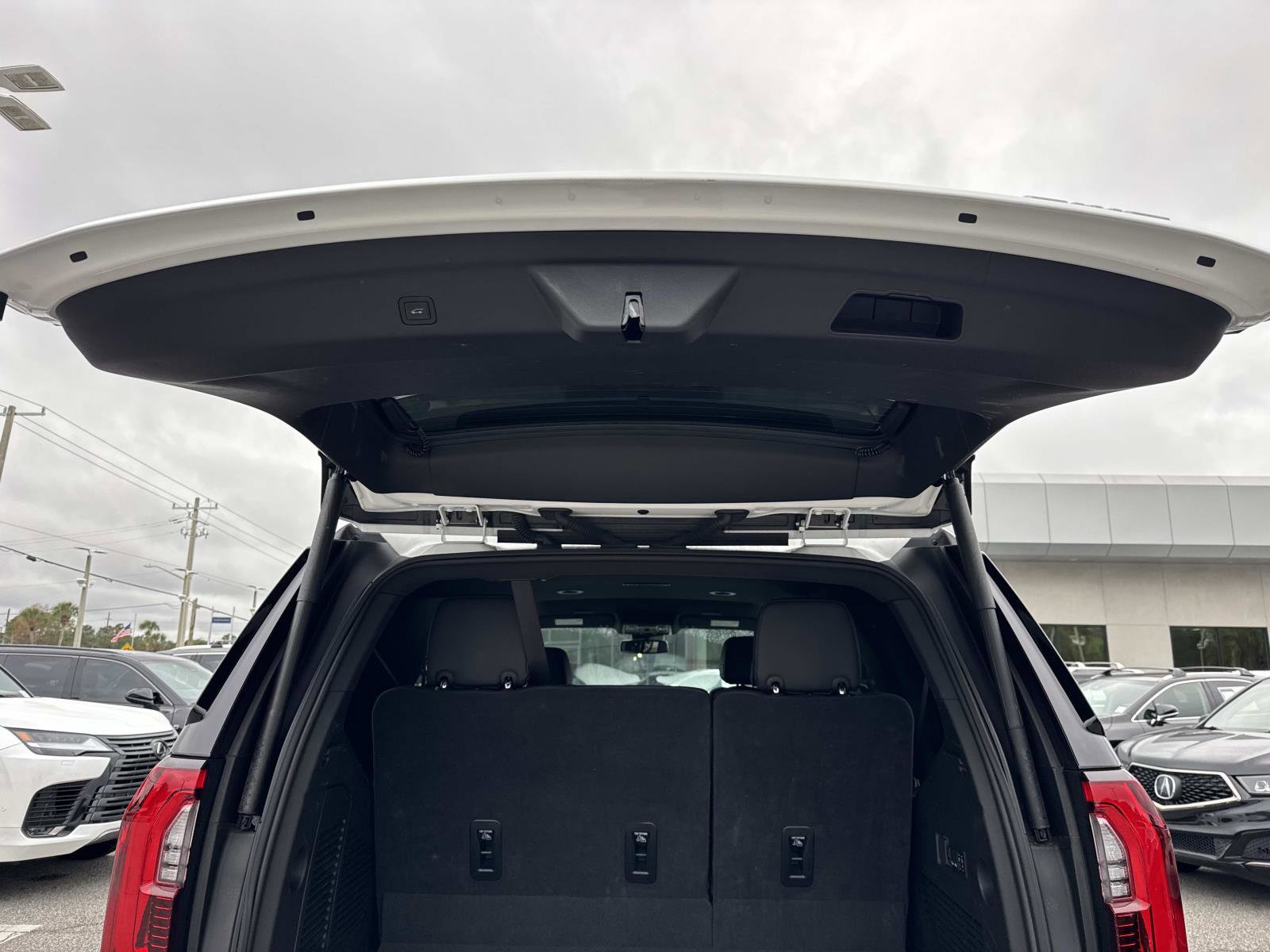 Used 2025 GMC Yukon Denali image 12