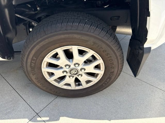 Used 2025 Toyota Tacoma SR5 AWD/4WD image 11