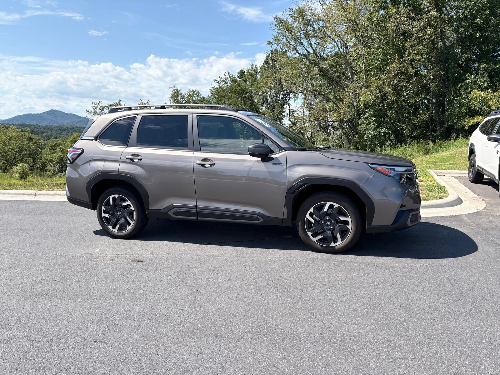 Used 2025 Subaru Forester Limited w/ Popular Package AWD/4WD image 7