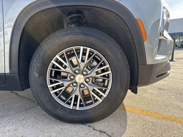 Used 2025 Chevrolet Traverse LT image 7