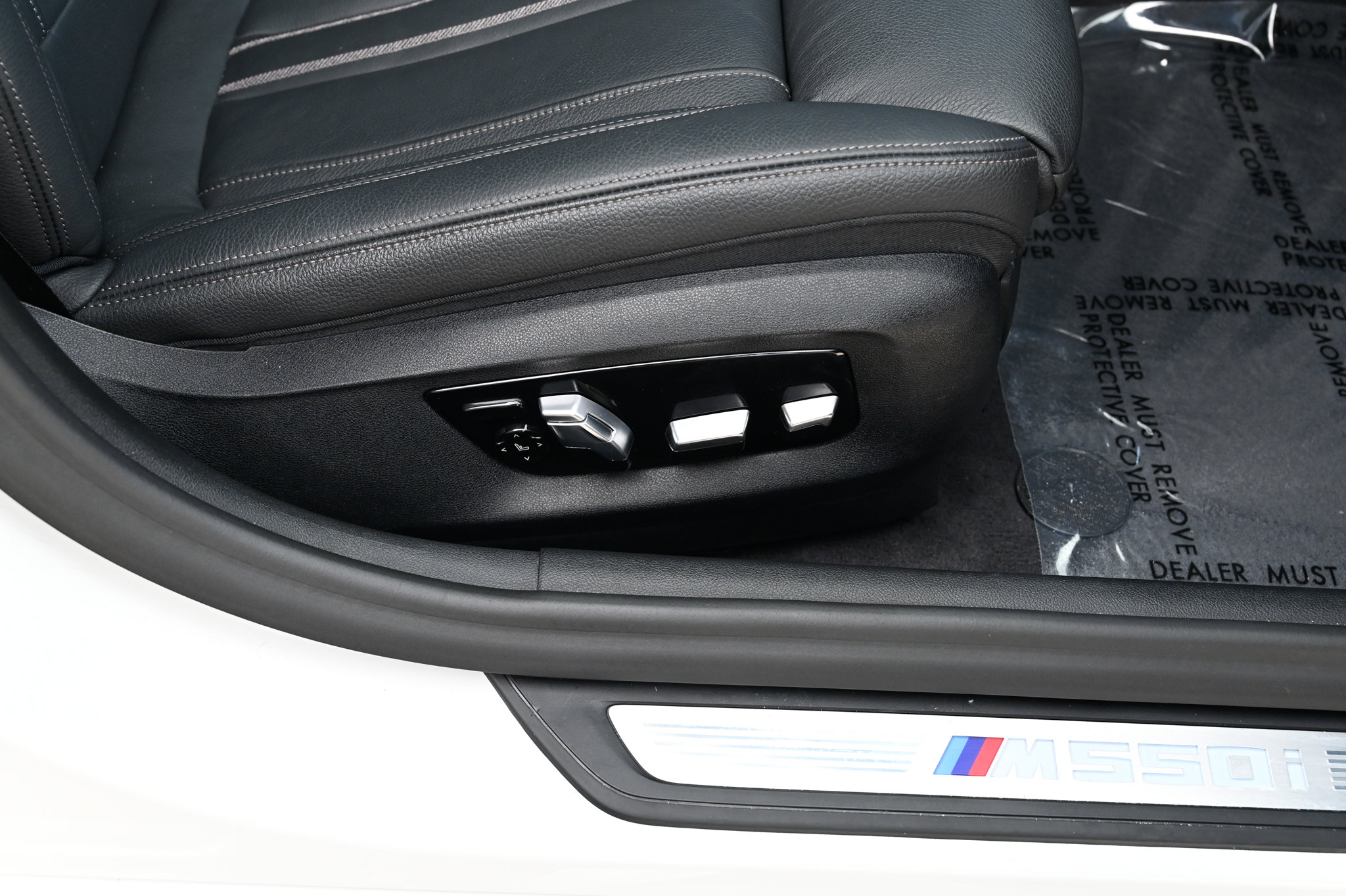 Used 2021 BMW M550i xDrive w/ Executive Package AWD/4WD image 59