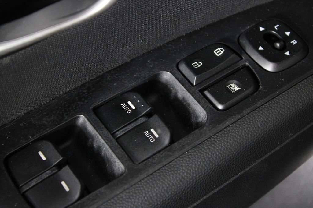 Used 2014 Kia Soul + image 18