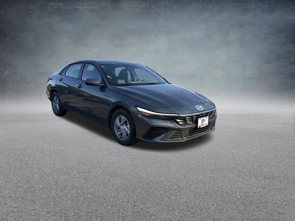 Used 2026 Hyundai Elantra SE image 7