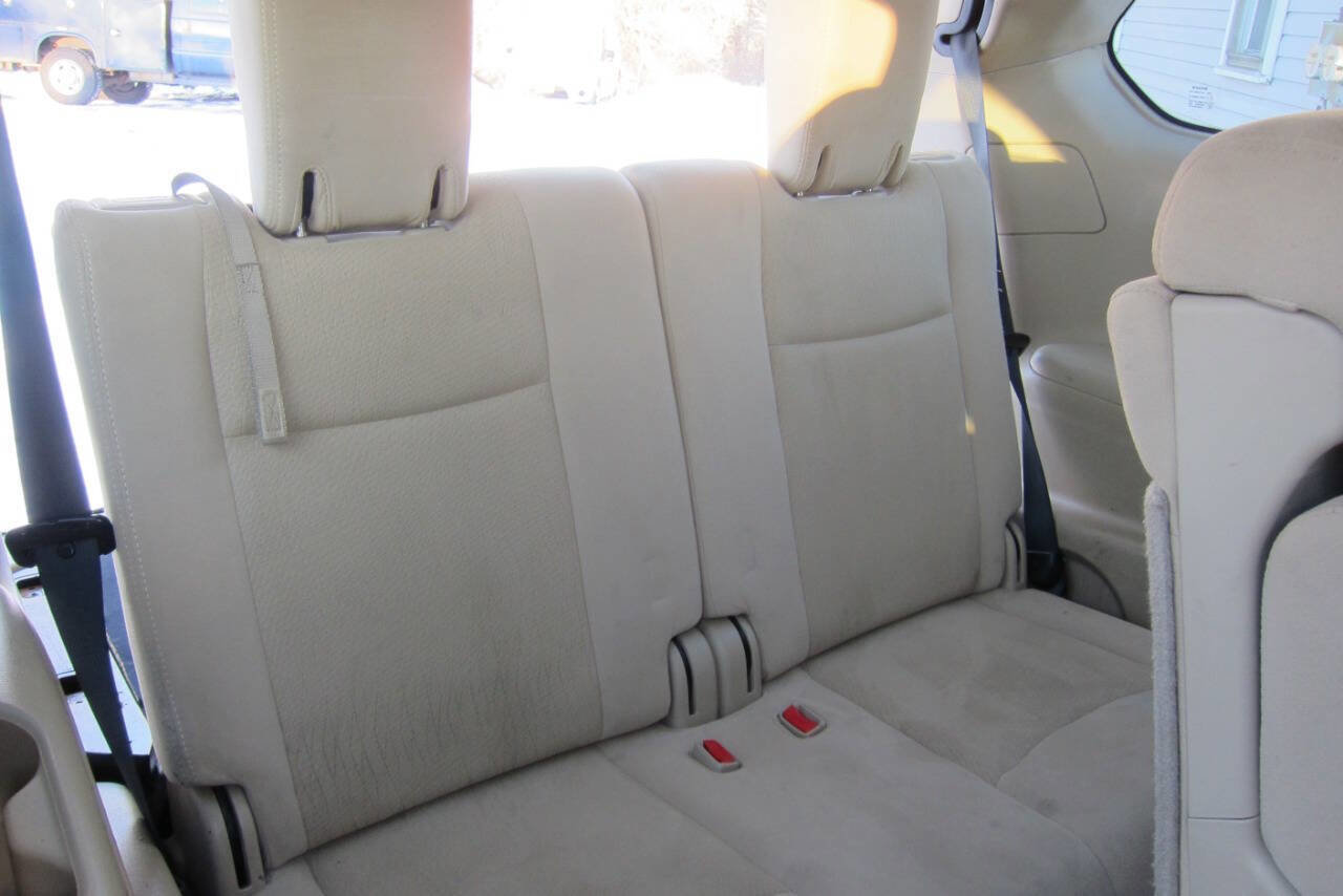 Used 2013 Nissan Pathfinder S w/ Cargo Pkg image 18