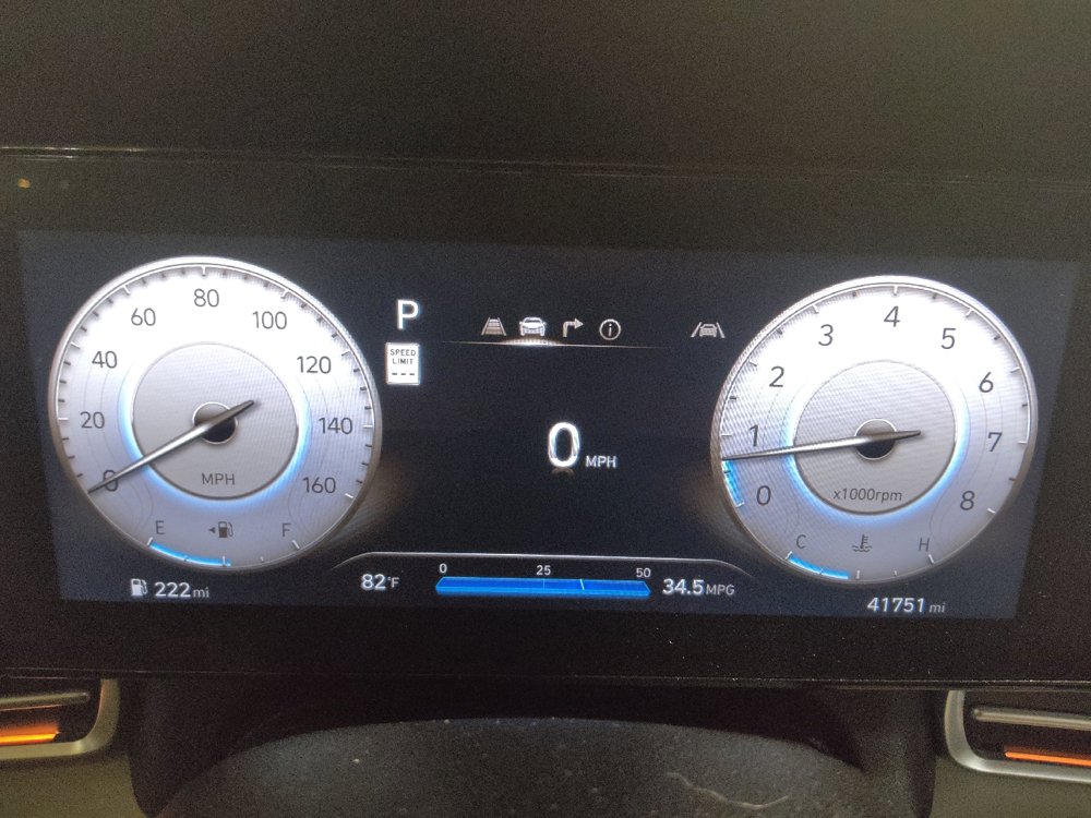 Used 2025 Hyundai Elantra Limited FWD image 23