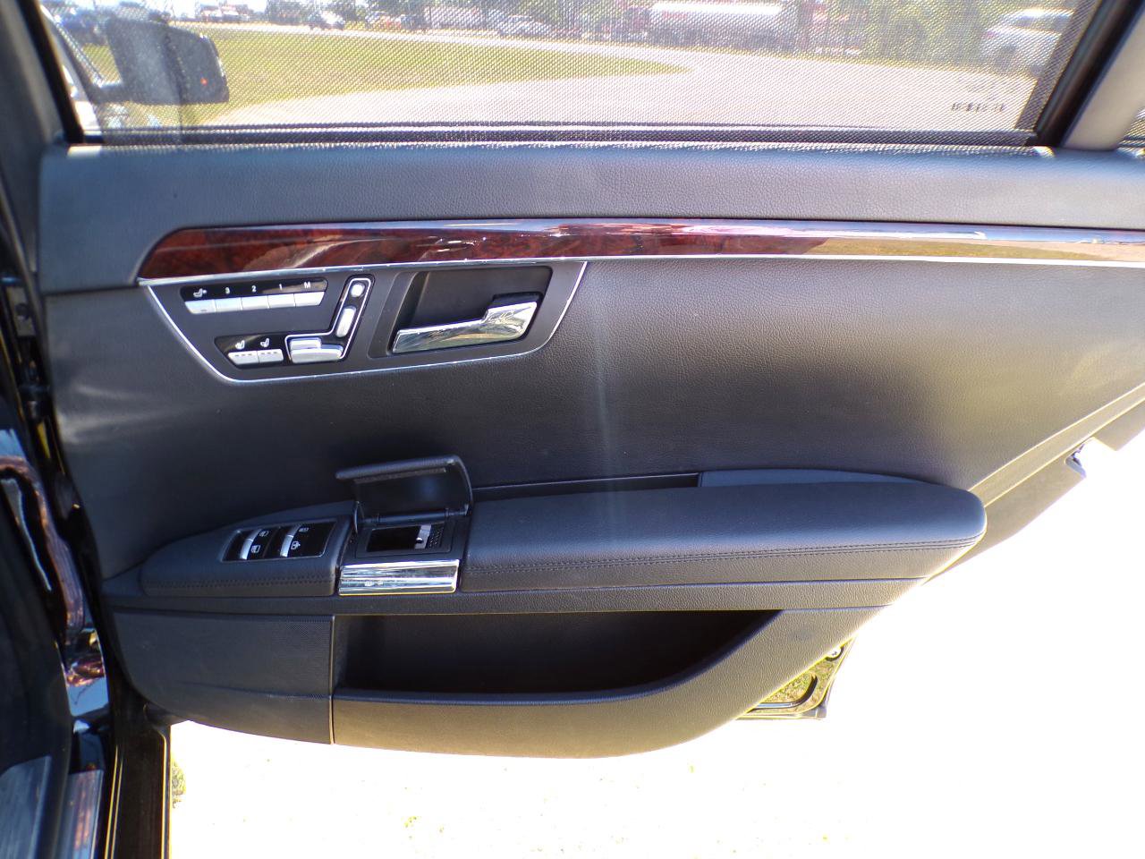 Used 2013 Mercedes-Benz S 550 4MATIC image 31